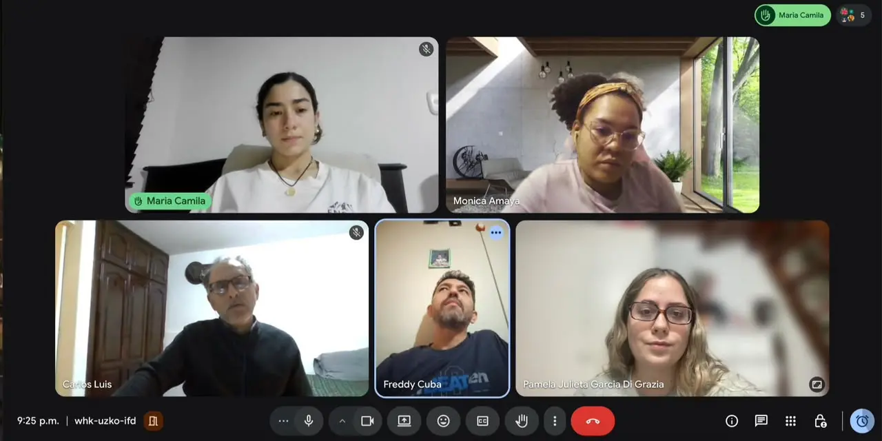 Equipo de voluntariado en un encuentro virtual de Amerandú
